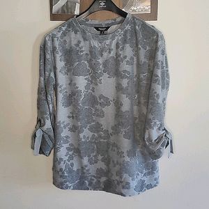 Grey Simply Vera Wang size Medium